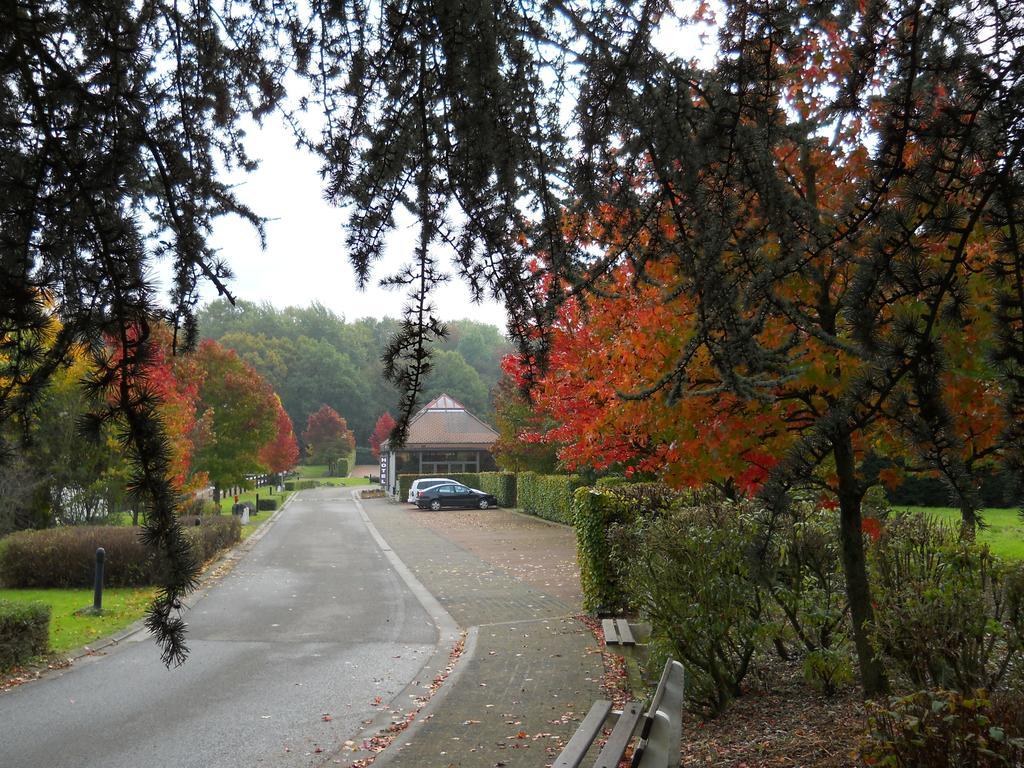 Le Relais De La Haute Sambre Lobbes Exteriör bild