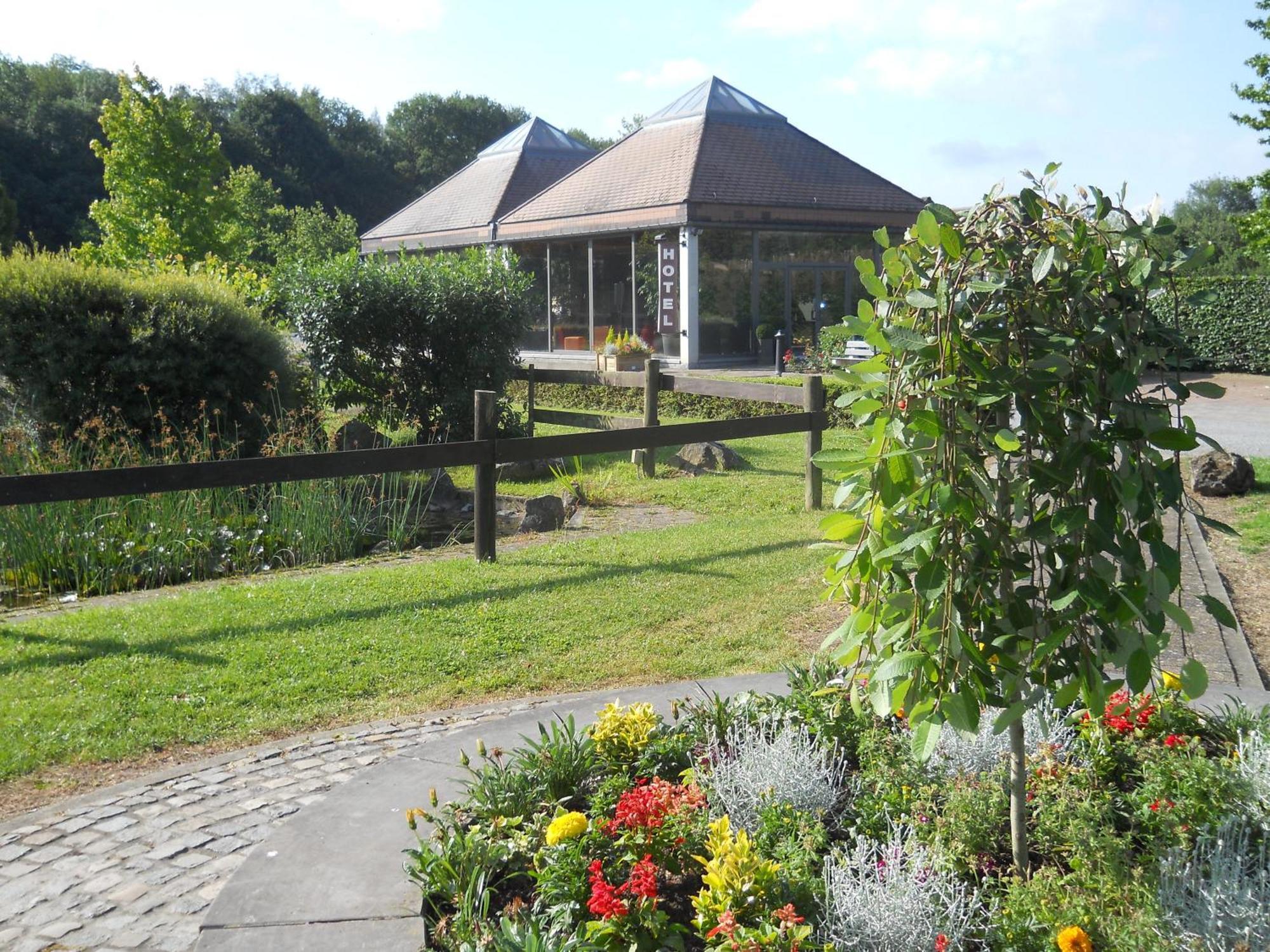 Le Relais De La Haute Sambre Lobbes Exteriör bild